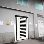 Loft Chic Con Rooftop E Parcheggio Privato A 2 Minuti Dalla Metro A アパート